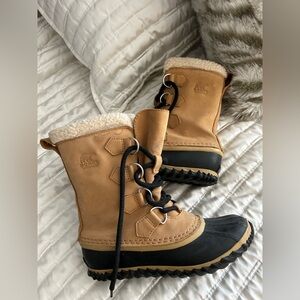 Sorel Caribou fleece-trimmed nubuck and rubber snow boots - Sz 5.5
